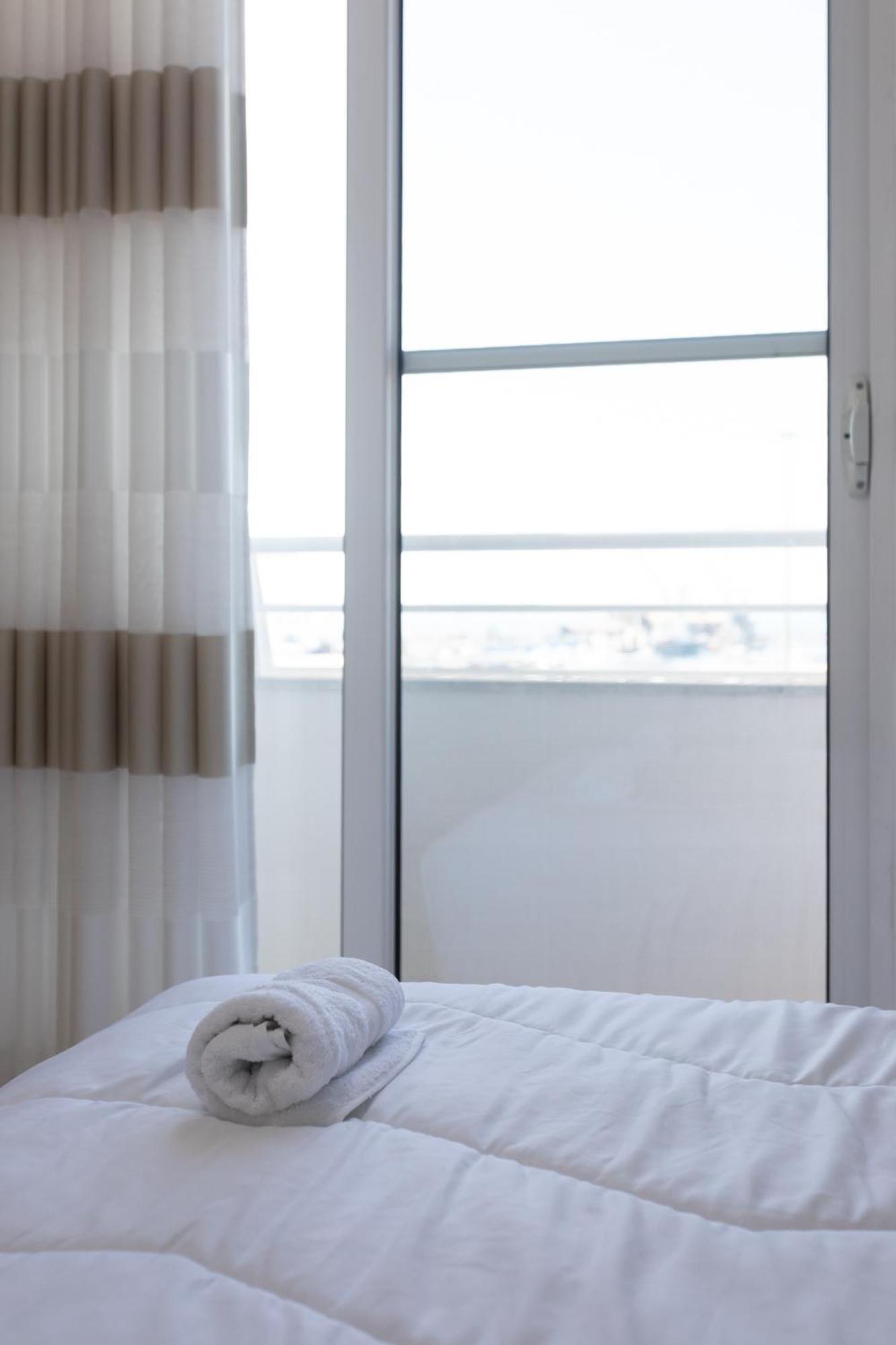 Apartament Port View *